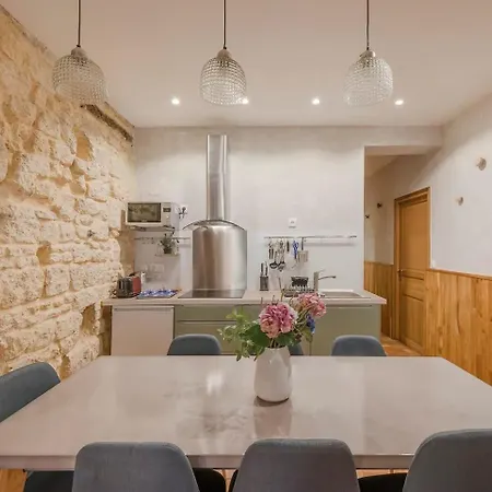 Tranquil Retreat On Boulev Paris