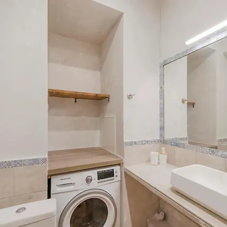 Tranquil Retreat On Boulev Paris